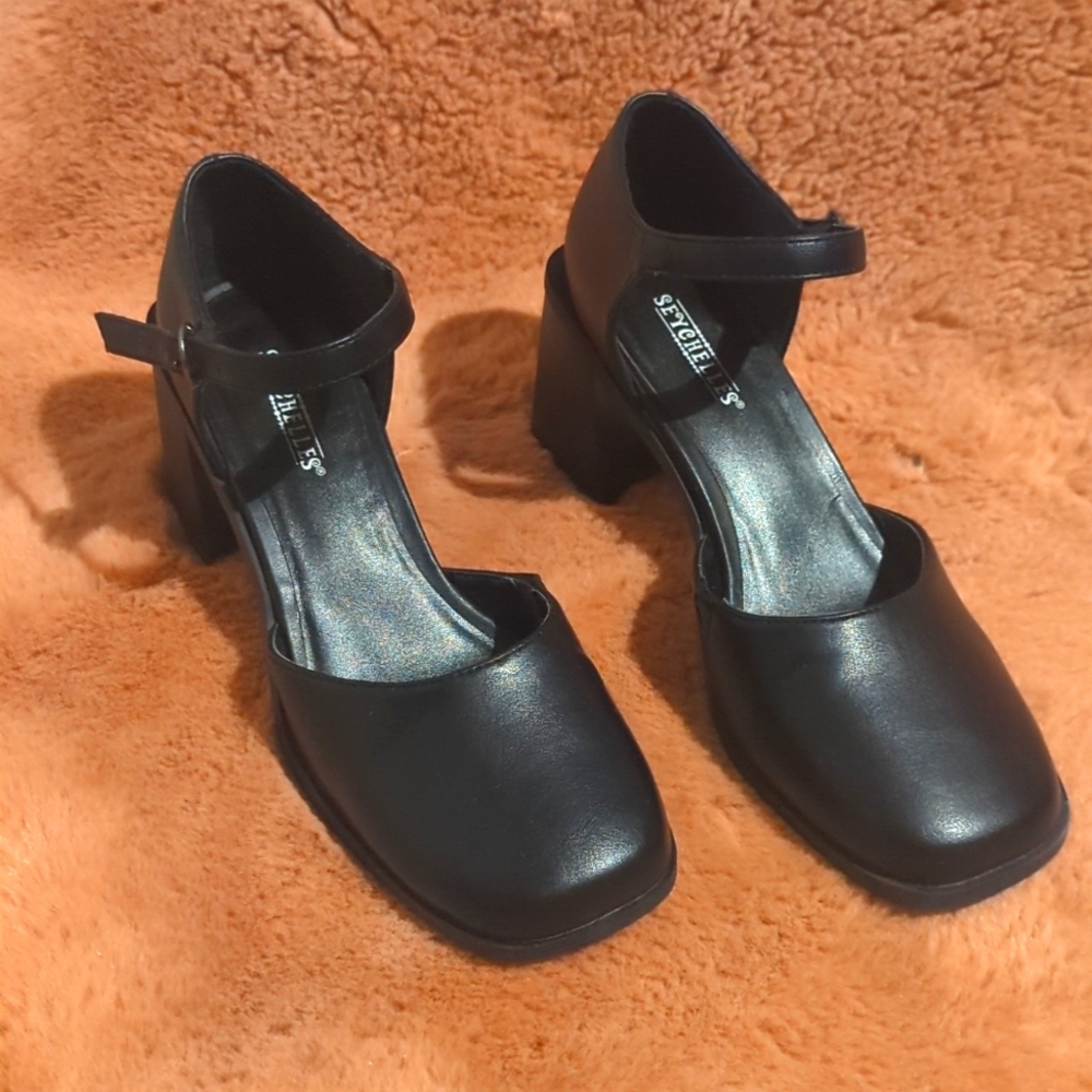 Seychelles heels